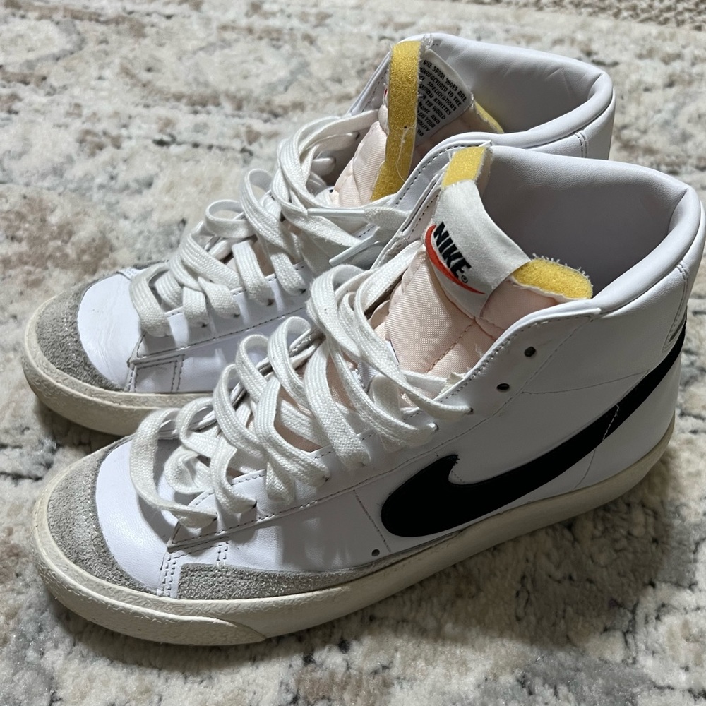 Women’s Nike Blazers 7.5